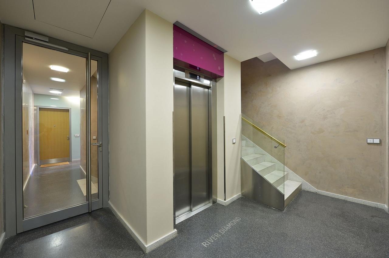 Luxury Apartment River Diamond Residence Praga Exterior foto